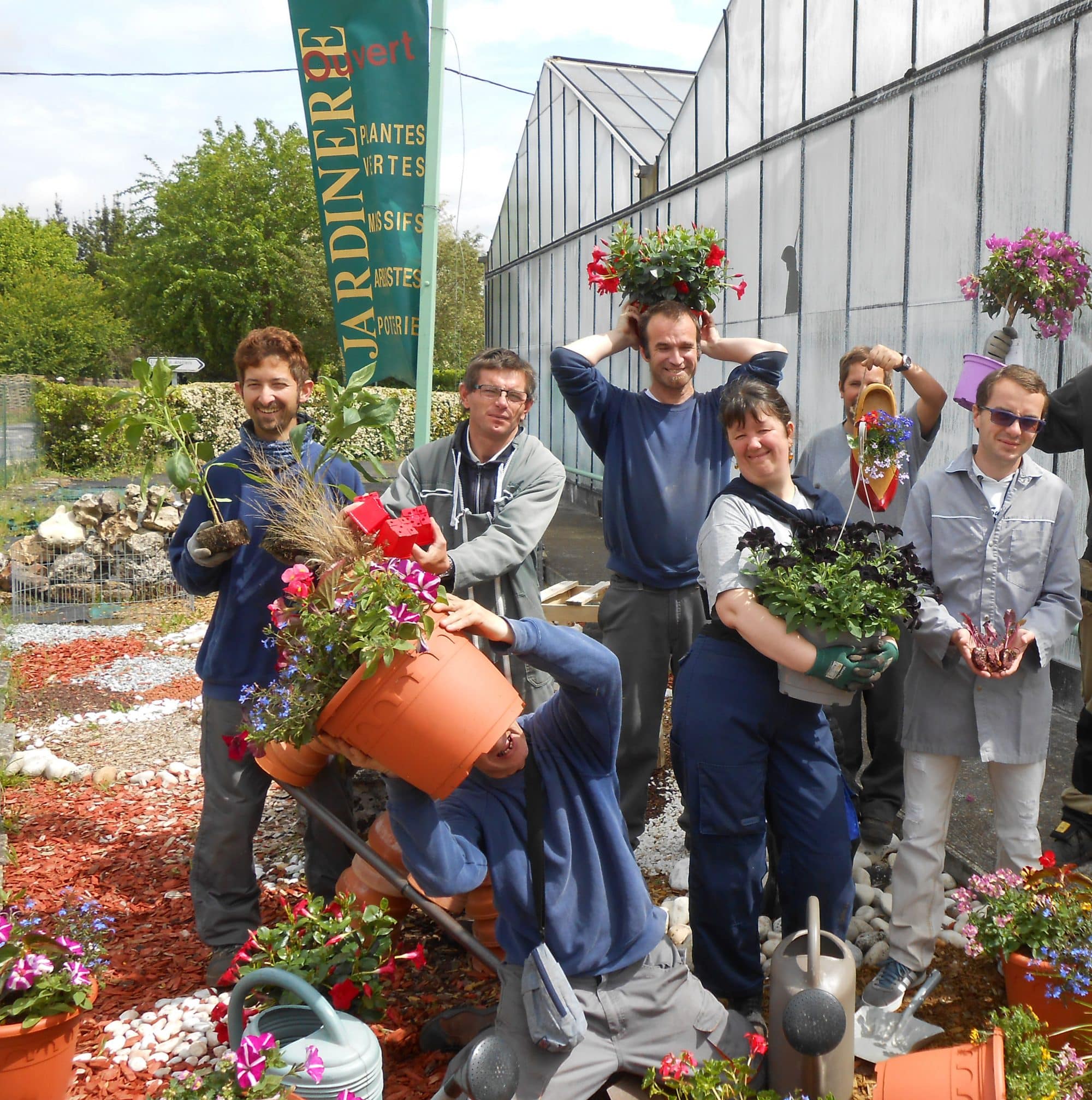 Vos jardineries et serres continuent de vous fleurir... en click ...