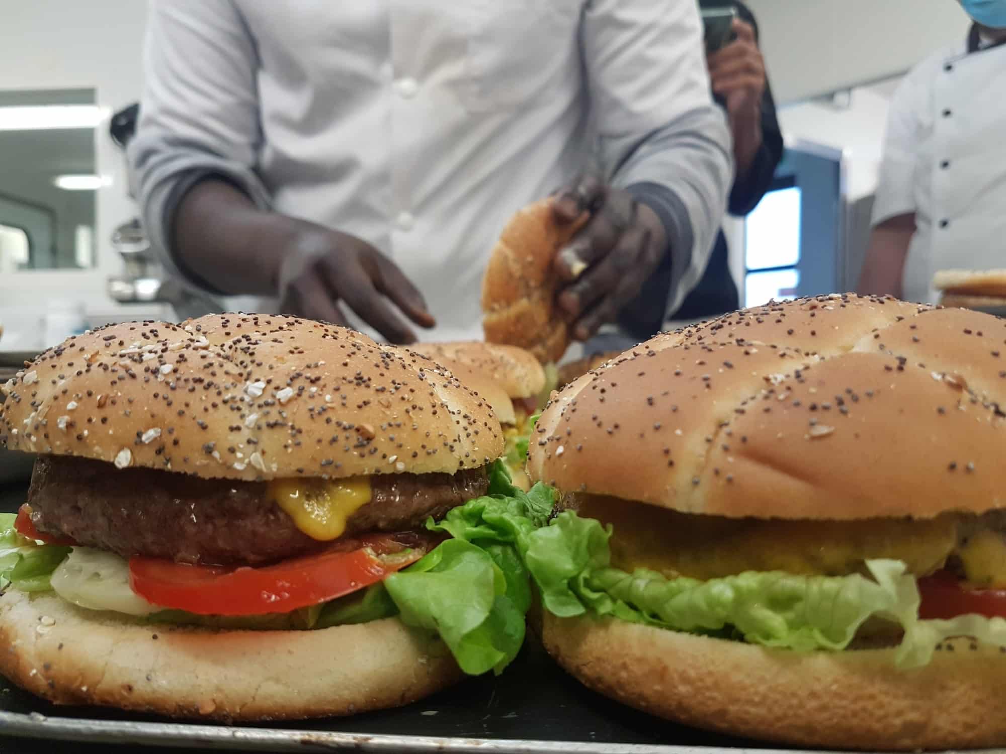 Repas spécial Burger au restaurant Le Magellan