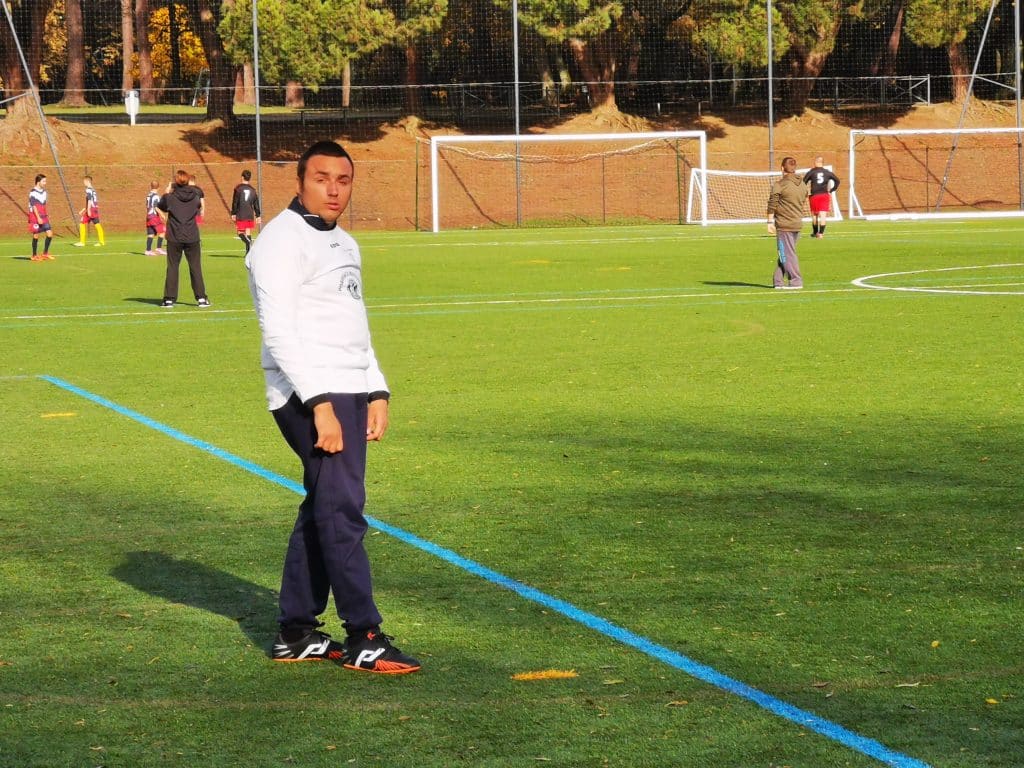 jeunes de l'IME jouant au foot