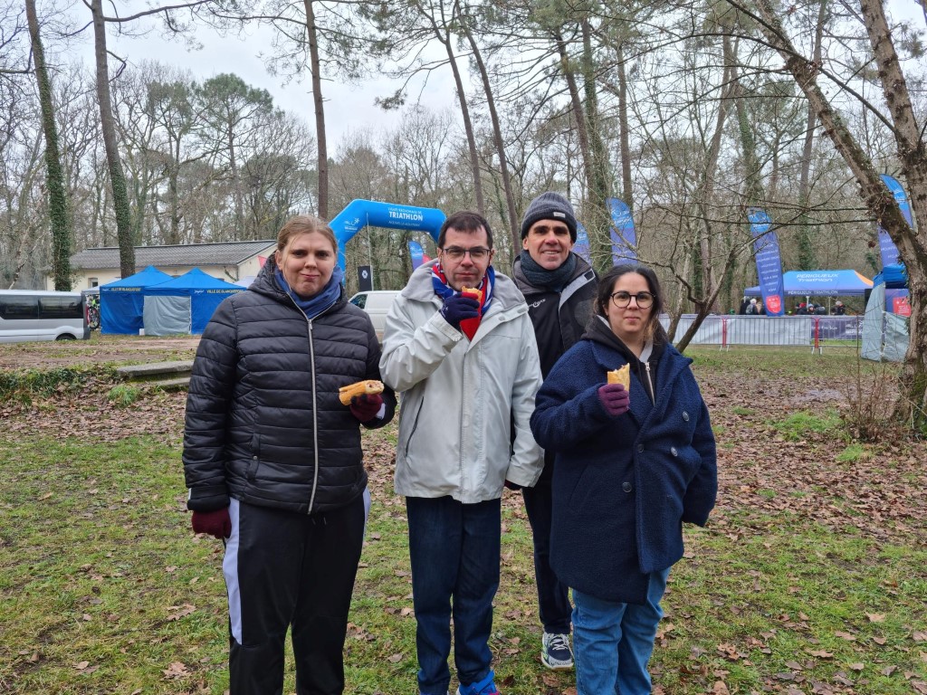 les 4 bénévoles de l'UH après la course