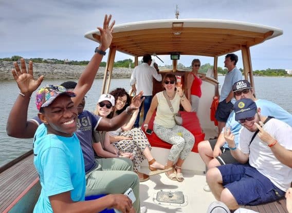 La pinasse l‘Étoile de la Mer reprend du service grâce à l’engagement des familles bénévoles du Bassin !