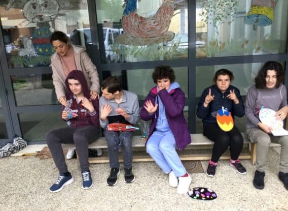 [PÂQUES] Une chasse aux œufs inclusive à Saint-Macaire : un moment de joie et de partage pour les jeunes de l’IME