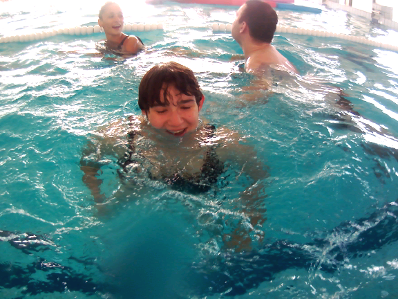 Un stage pour apprendre à nager et gagner en autonomie pour l’IME Saint-Macaire