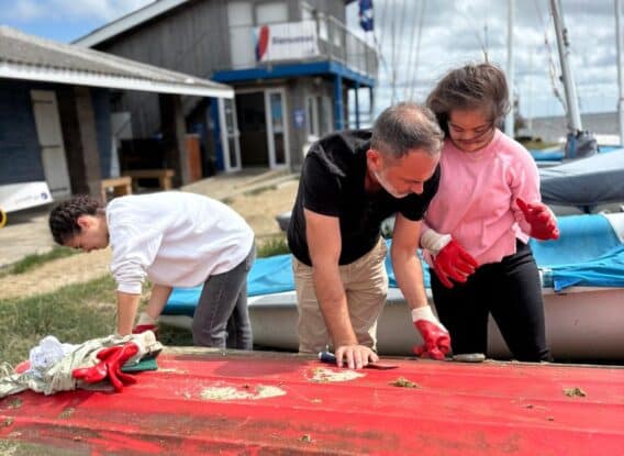 Chantier école de l’IME Taussat : les jeunes apprennent au Cercle de Voile du Bassin !