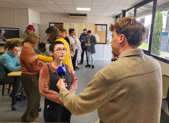 BMFTV fait un reportage sur la préparation aux élections à l&rsquo;ESAT Audenge