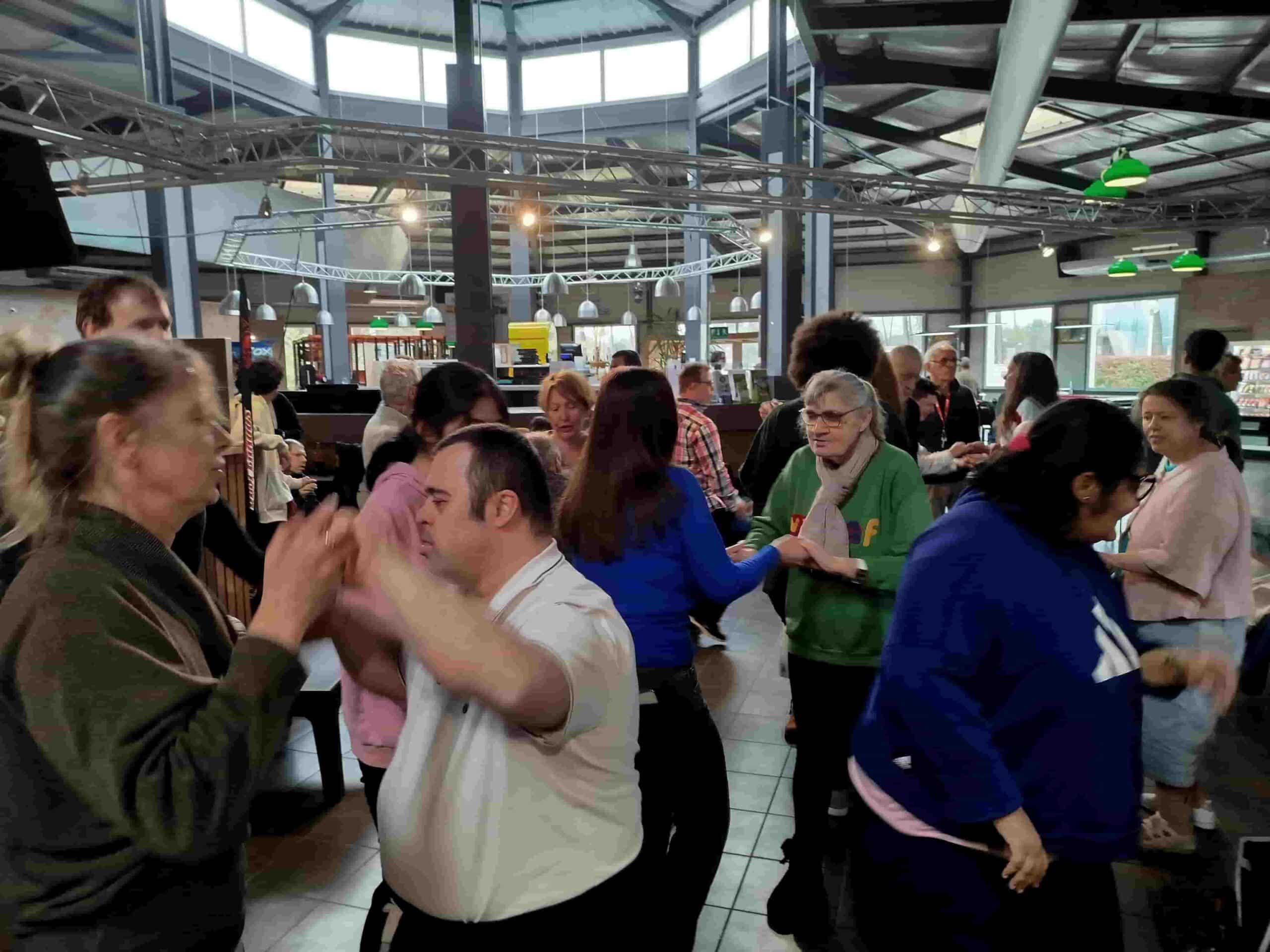 Un thé dansant intergénérationnel réussi au FO-FAM Gujan-Mestras !