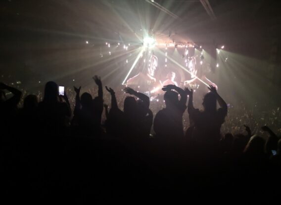 Quand la musique rassemble – deux concert à l’Arkéa Arena pour les foyers de la métropole !