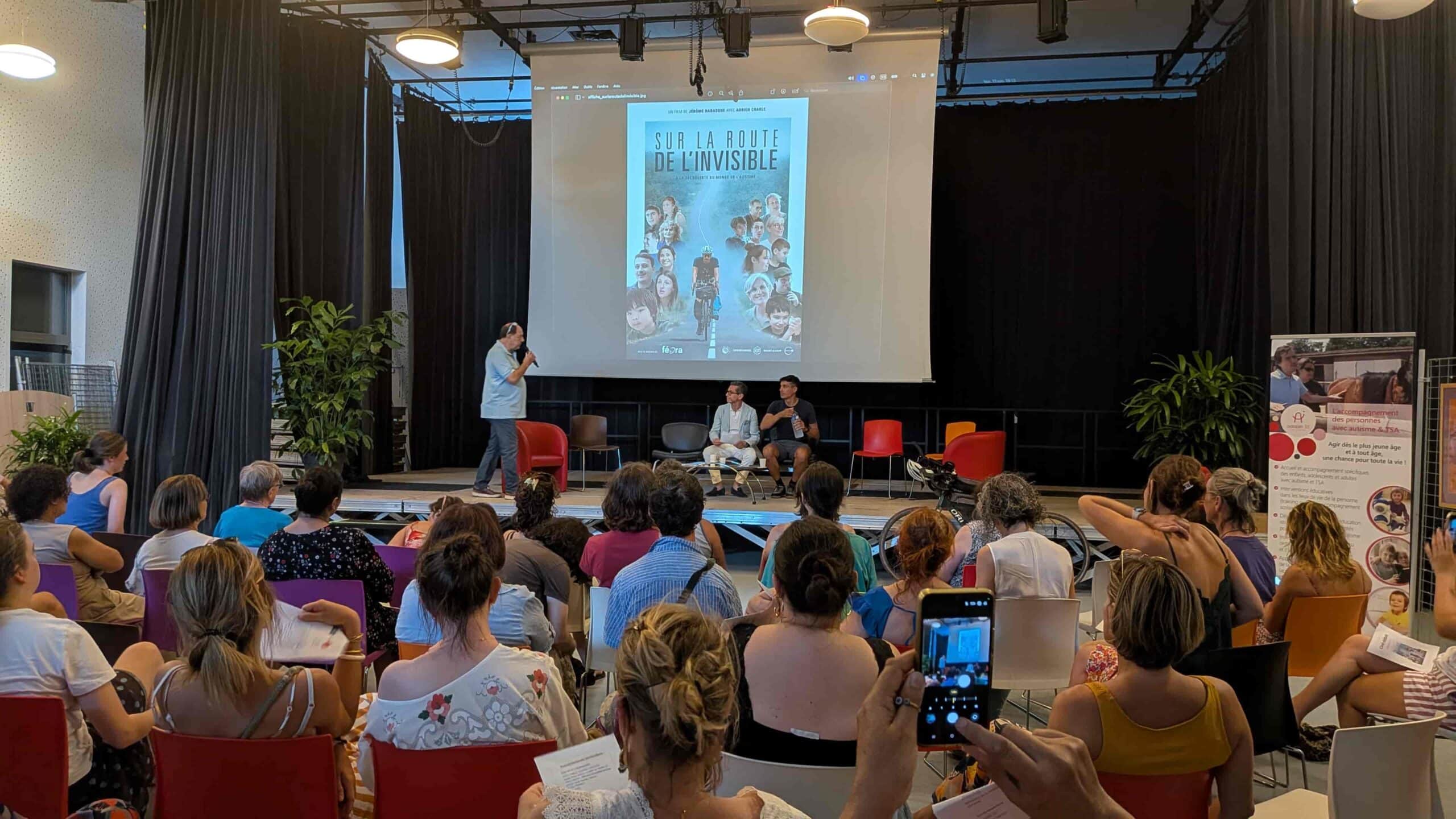 “Sur la route de l&rsquo;invisible”, rendre visible les parcours des personnes avec autisme