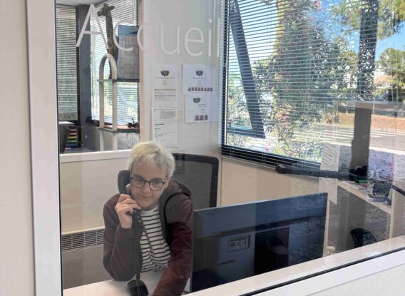 Portrait de Marie Fernande Cristo, agent d’accueil reconnue et représentante des travailleurs à l’ESAT Audenge