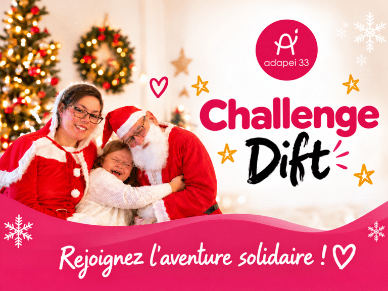Trois personnes réunies autour du Père Noël lors d'un moment festif, visuel du Challenge Dift de l'Adapei 33.