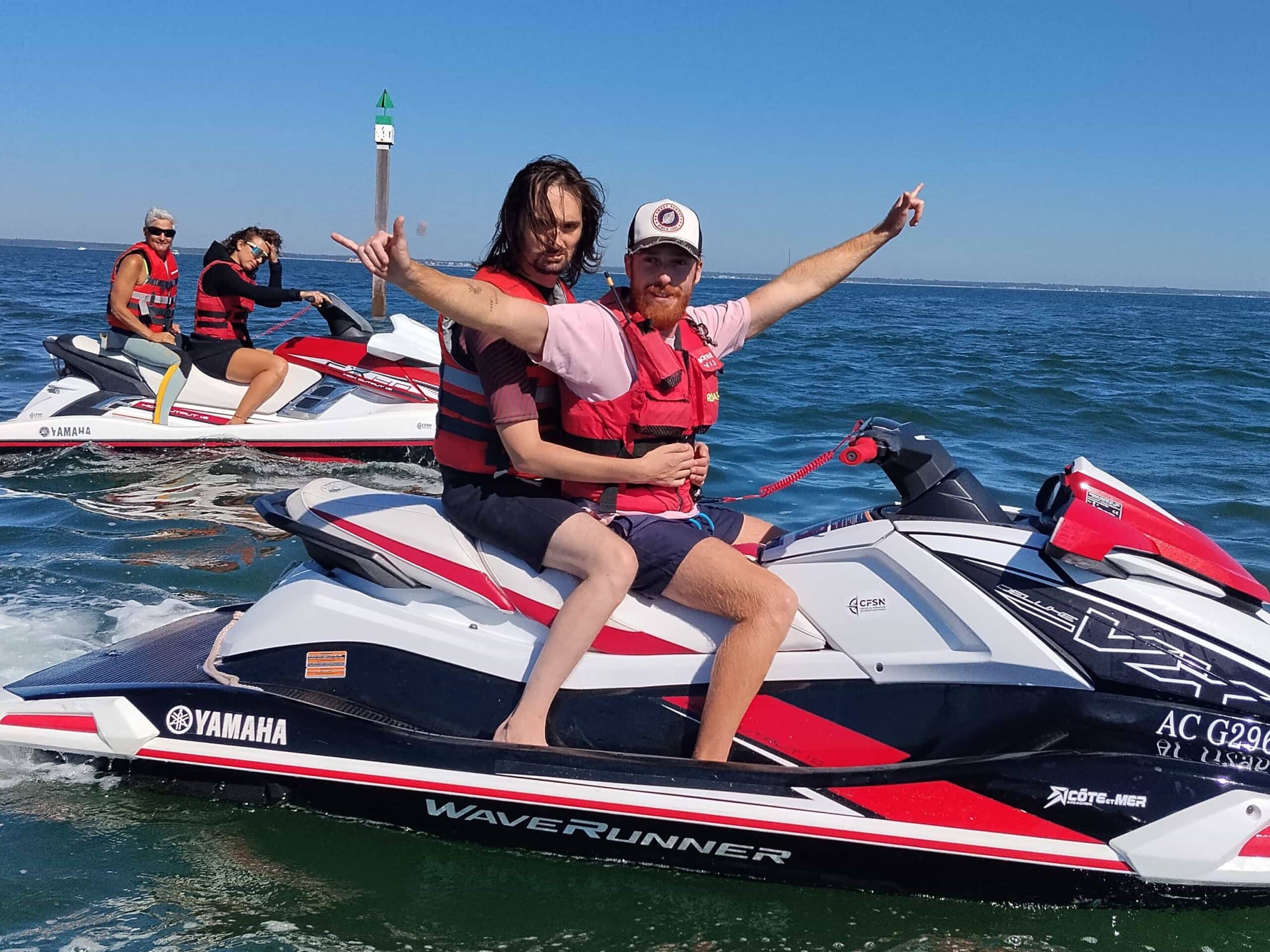 Sensations fortes pour les résidents du FO-FH Cestas avec un baptême de jet-ski !